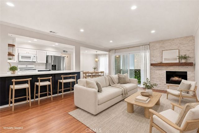 14159 Riverside Drive 103, Sherman Oaks, CA 91423
