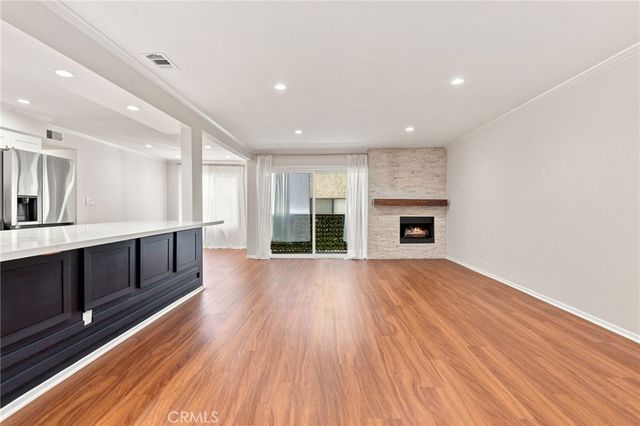 14159 Riverside Drive 103, Sherman Oaks, CA 91423