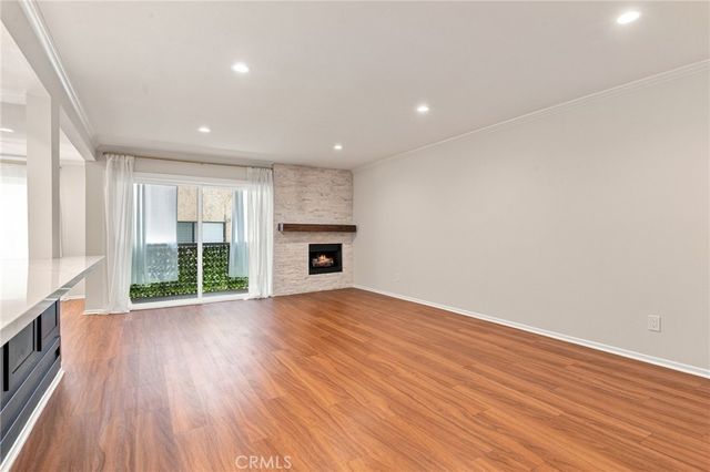 14159 Riverside Drive 103, Sherman Oaks, CA 91423
