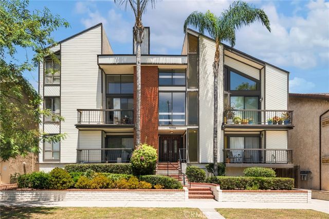 14159 Riverside Drive 103, Sherman Oaks, CA 91423