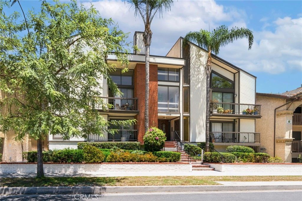 14159 Riverside Drive 103, Sherman Oaks, CA 91423