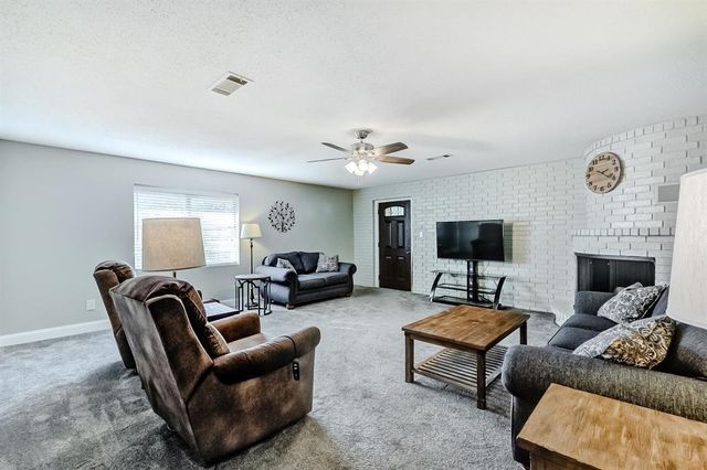 260 Lawrence Lane, Vidor, TX 77662