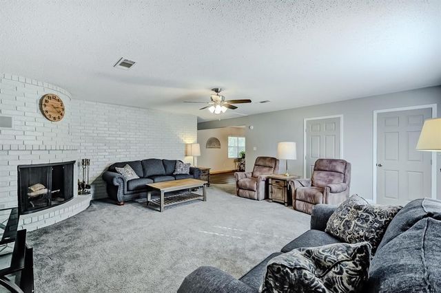 260 Lawrence Lane, Vidor, TX 77662