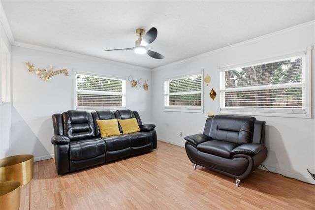9242 N 52ND STREET, Tampa, FL 33617