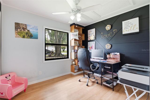 9242 N 52ND STREET, Tampa, FL 33617