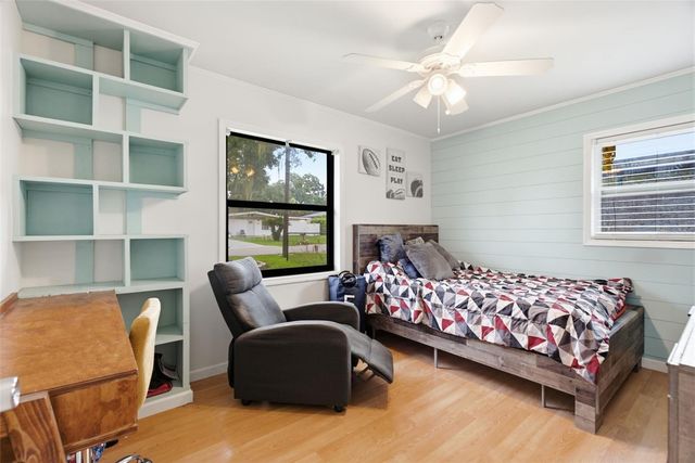 9242 N 52ND STREET, Tampa, FL 33617
