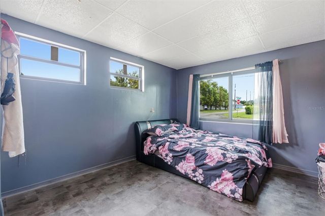 9242 N 52ND STREET, Tampa, FL 33617