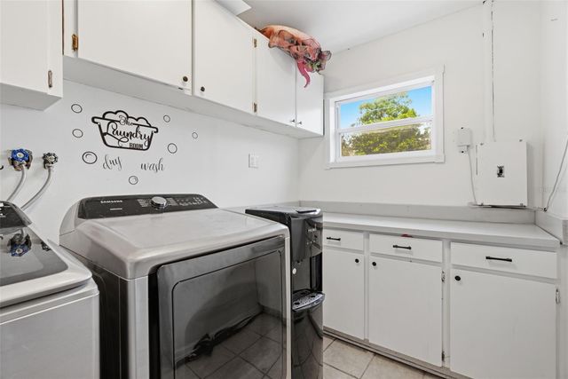 9242 N 52ND STREET, Tampa, FL 33617