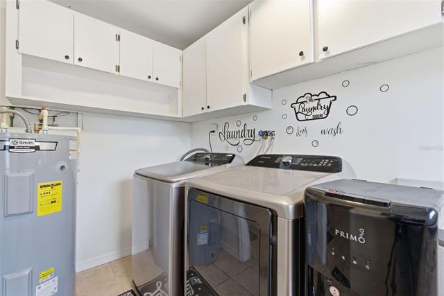 9242 N 52ND STREET, Tampa, FL 33617