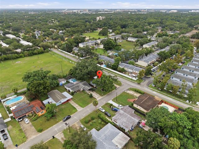 9242 N 52ND STREET, Tampa, FL 33617