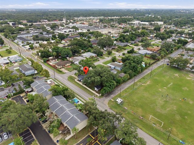 9242 N 52ND STREET, Tampa, FL 33617