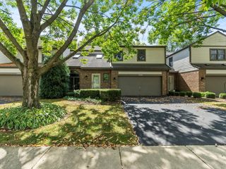 23W501 Green Trails Drive, Naperville, IL 60540