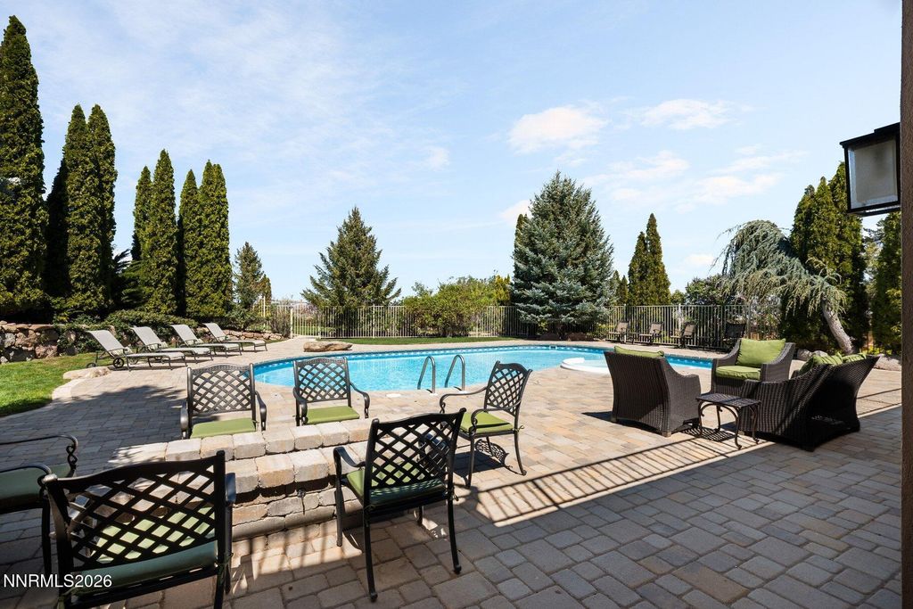 Image 11 of property listing at 14070 SADDLEBOW Drive, Reno, NV 89511