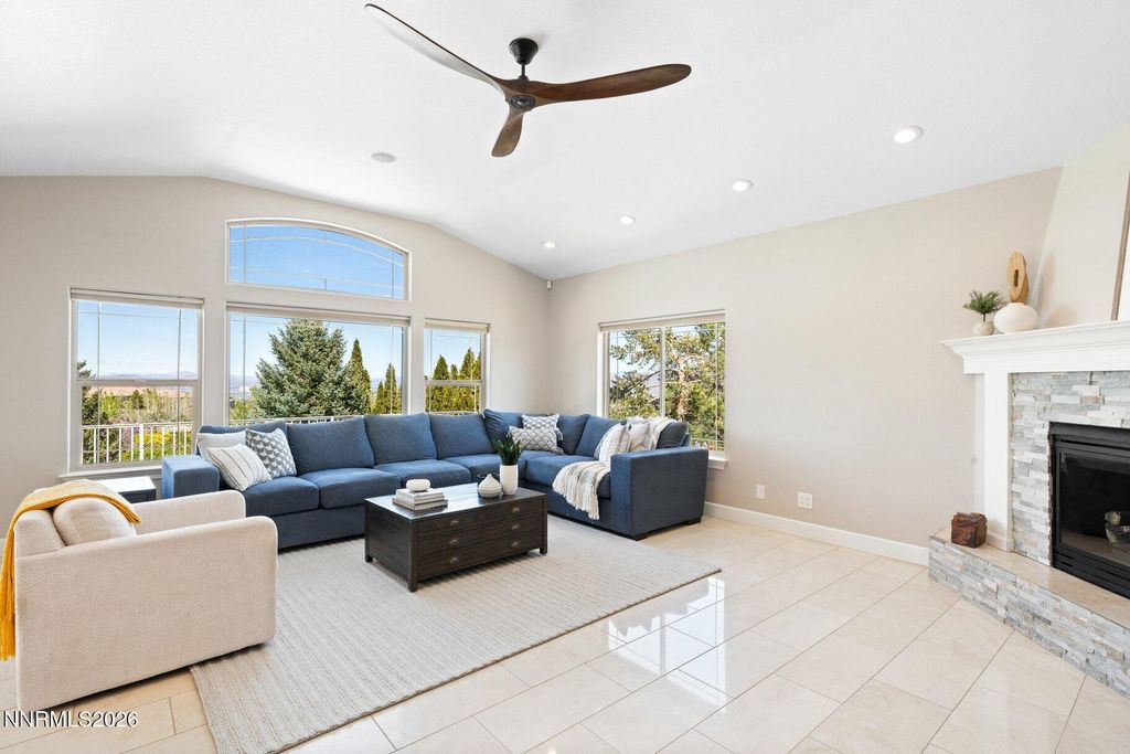Image 22 of property listing at 14070 SADDLEBOW Drive, Reno, NV 89511