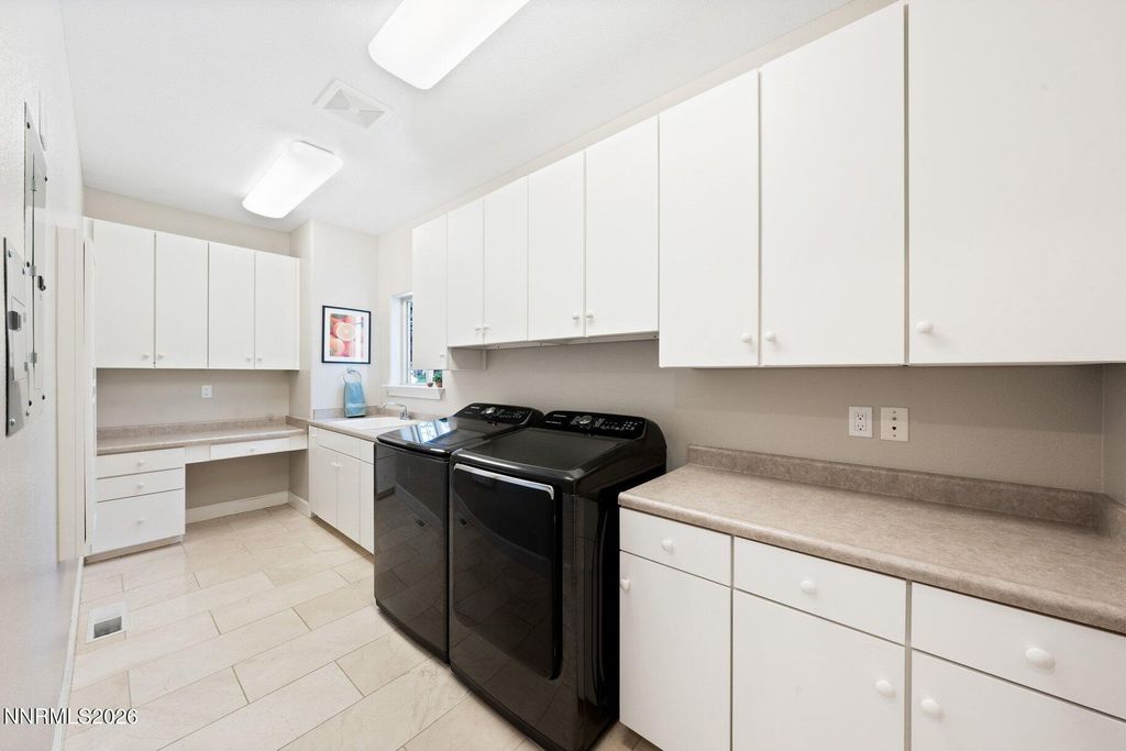 Image 39 of property listing at 14070 SADDLEBOW Drive, Reno, NV 89511
