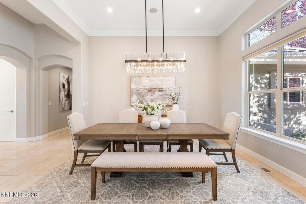 Image 5 of property listing at 14070 SADDLEBOW Drive, Reno, NV 89511