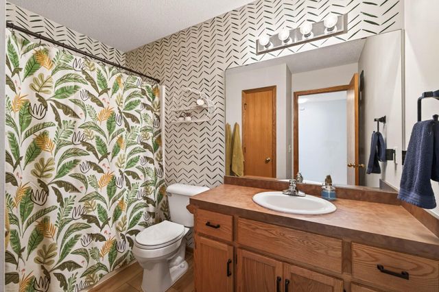 20682 Enfield Avenue N, Forest Lake, MN 55025