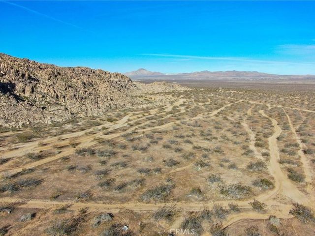 19011 Kensington Street, Apple Valley, CA 92307