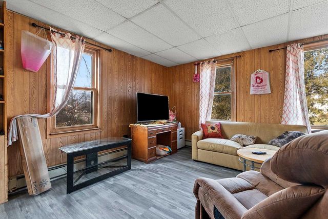 104 E FREEBORN STREET, Cecil, WI 54111