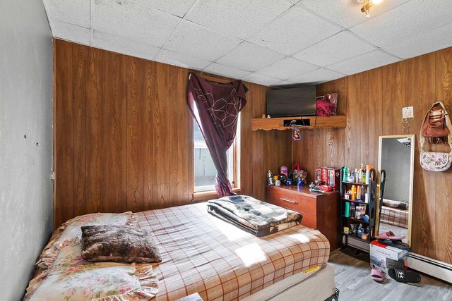 104 E FREEBORN STREET, Cecil, WI 54111