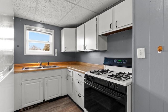 104 E FREEBORN STREET, Cecil, WI 54111