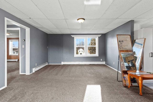 104 E FREEBORN STREET, Cecil, WI 54111