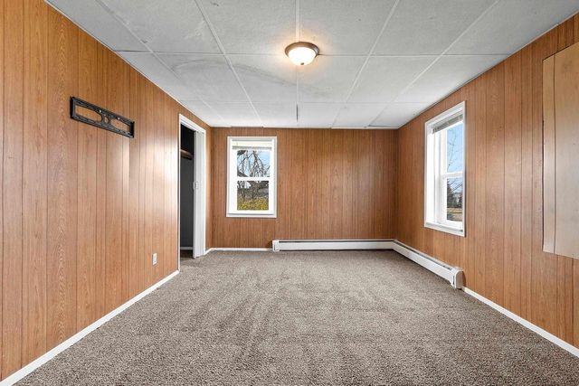 104 E FREEBORN STREET, Cecil, WI 54111