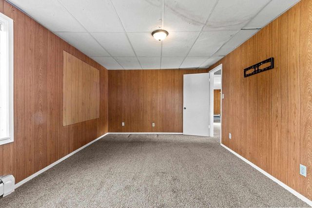 104 E FREEBORN STREET, Cecil, WI 54111