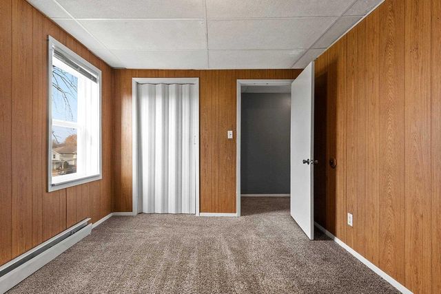 104 E FREEBORN STREET, Cecil, WI 54111