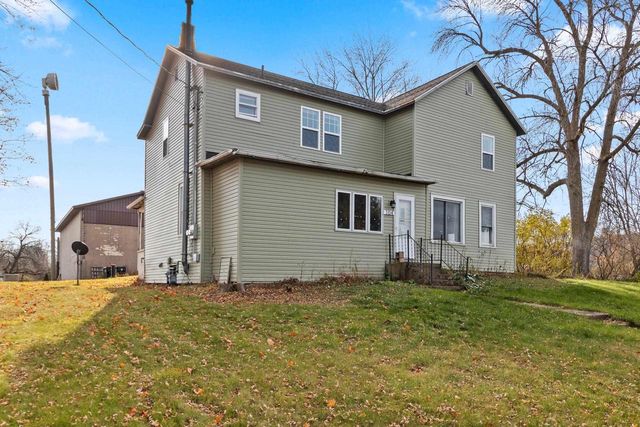 104 E FREEBORN STREET, Cecil, WI 54111