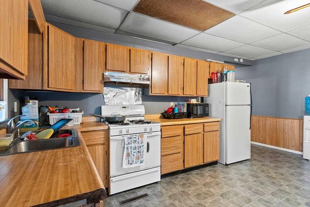 104 E FREEBORN STREET, Cecil, WI 54111