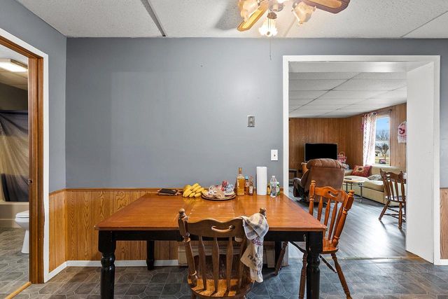 104 E FREEBORN STREET, Cecil, WI 54111