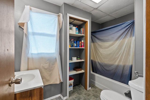 104 E FREEBORN STREET, Cecil, WI 54111