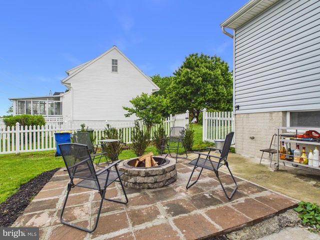 3110 HACKBERRY LN, York, PA 17404