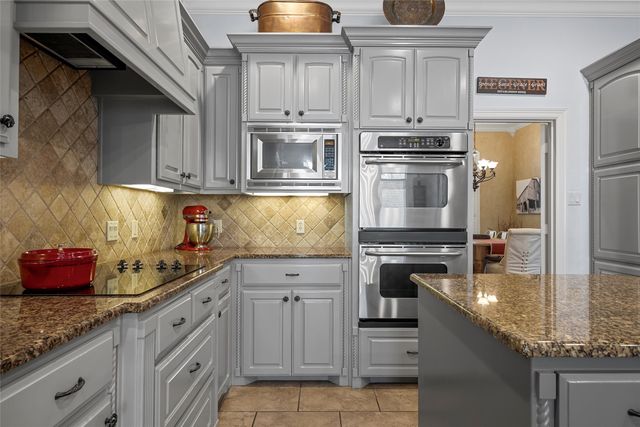 7020 Ledge Stone Drive, Mcgregor, TX 76657