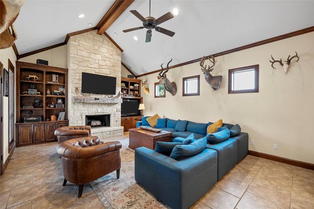 7020 Ledge Stone Drive, Mcgregor, TX 76657