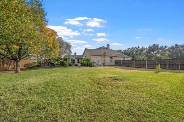 7020 Ledge Stone Drive, Mcgregor, TX 76657