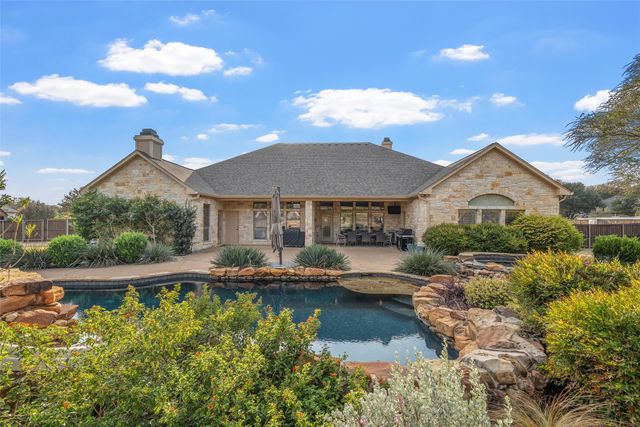 7020 Ledge Stone Drive, Mcgregor, TX 76657