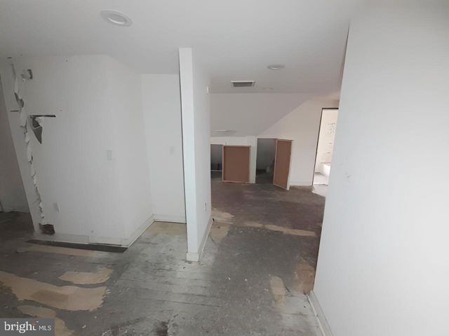 3101 CLIFTON AVE, Baltimore, MD 21216