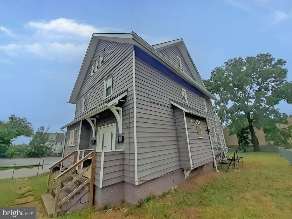 3101 CLIFTON AVE, Baltimore, MD 21216