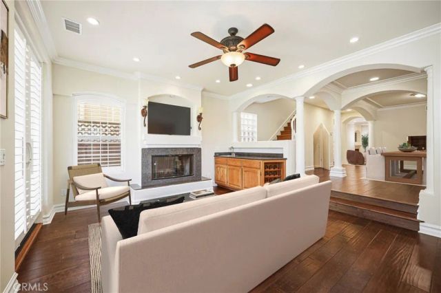 416 9th, Huntington Beach, CA 92648