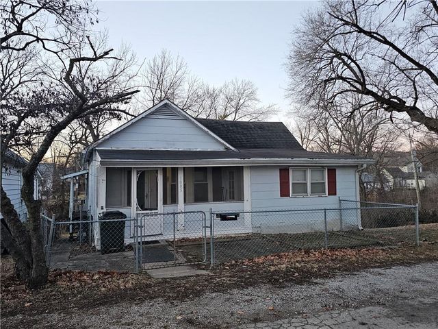 1005 Kenton Street, Leavenworth, KS 66048