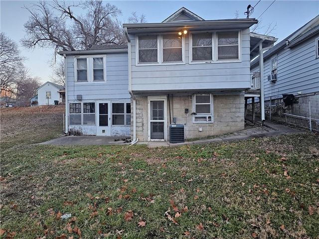1005 Kenton Street, Leavenworth, KS 66048