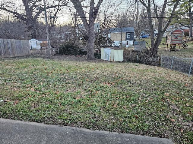 1005 Kenton Street, Leavenworth, KS 66048