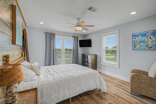 2006 Sydnor Lane, Galveston, TX 77554