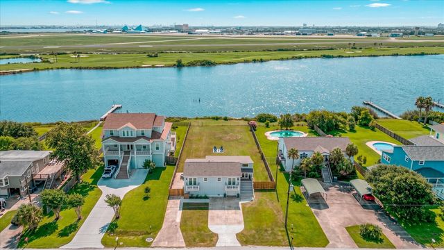 2006 Sydnor Lane, Galveston, TX 77554