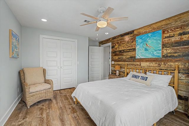 2006 Sydnor Lane, Galveston, TX 77554