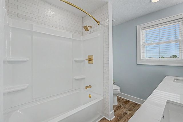 2006 Sydnor Lane, Galveston, TX 77554