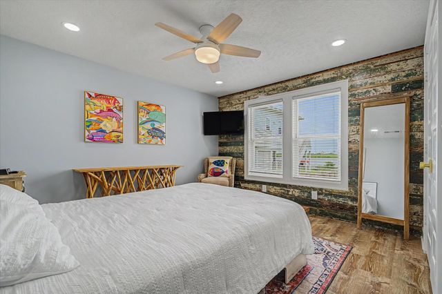 2006 Sydnor Lane, Galveston, TX 77554