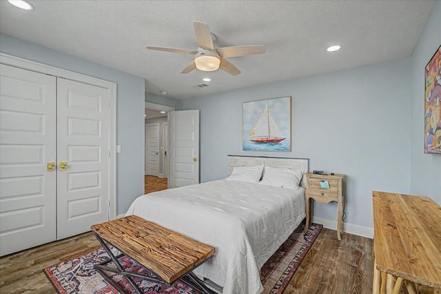 2006 Sydnor Lane, Galveston, TX 77554